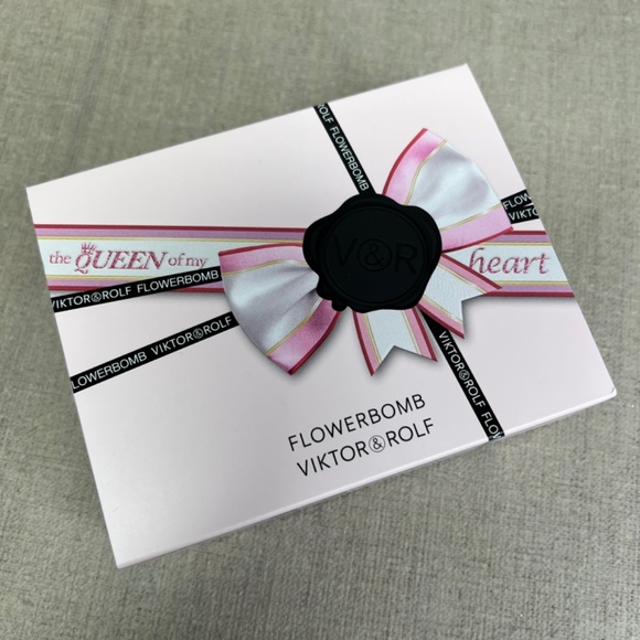 ❤️ Viktor&Rolf Flowerbomb mini set - Picture 6 of 7